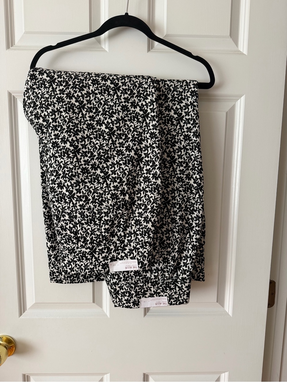 Lane Bryant Black and White Floral Print Cropped Pants